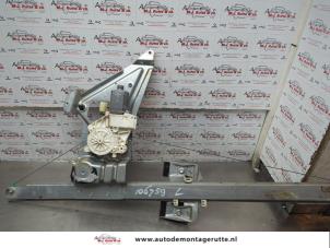 O185826 Gebruikte ruitmechaniek 2deurs links-voor Mercedes Sprinter