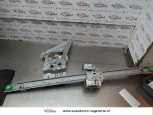 O185827 Gebruikte ruitmechaniek 2deurs rechts-voor Mercedes Sprinter