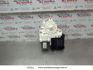 O185831 Gebruikte raammotor portier Volkswagen Golf Plus