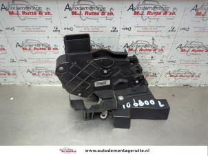 O185853 Gebruikte slotmechaniek portier 2deurs links Volvo C30