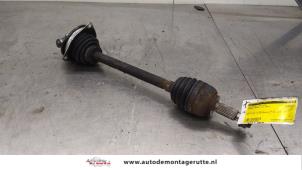 O185931 Gebruikte steekas links-voor Renault Twingo