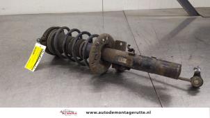 O185977 Gebruikte voorpoot links Volkswagen Polo