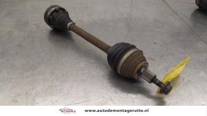 O186004 Gebruikte steekas links-voor Seat Altea