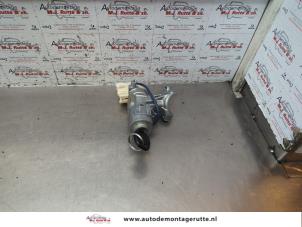O186011 Gebruikte kontaktslot+sleutel Toyota Yaris