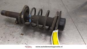O186041 Gebruikte schokdemperpoot links-voor Peugeot 206