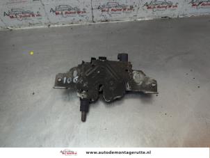 O186137 Gebruikte slotmechaniek motorkap Ford Mondeo