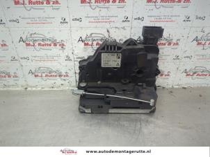 O186171 Gebruikte slotmechaniek portier 4deurs links-achter Fiat Punto Grande