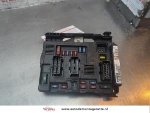 O186172 Gebruikte zekeringkast Peugeot 206