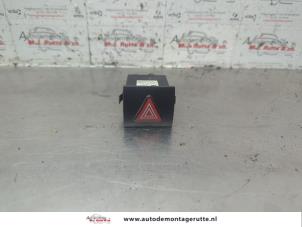 O186277 Gebruikte gevarenlicht schakelaar Seat Leon