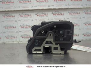 O186297 Gebruikte slotmechaniek portier 4deurs links-voor BMW 3-Serie