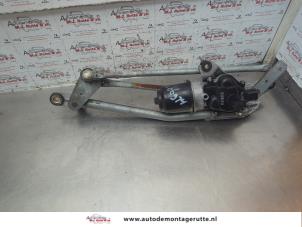 O186308 Gebruikte ruitenwismotor+mechaniek Mazda 2.