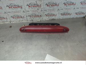 O186398 Gebruikte extra remlicht midden Renault Twingo