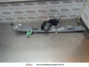 O186415 Gebruikte ruitmechaniek 4deurs rechts-voor Renault Megane Scenic