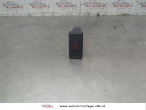 O186420 Gebruikte alarmlicht schakelaar Toyota Avensis