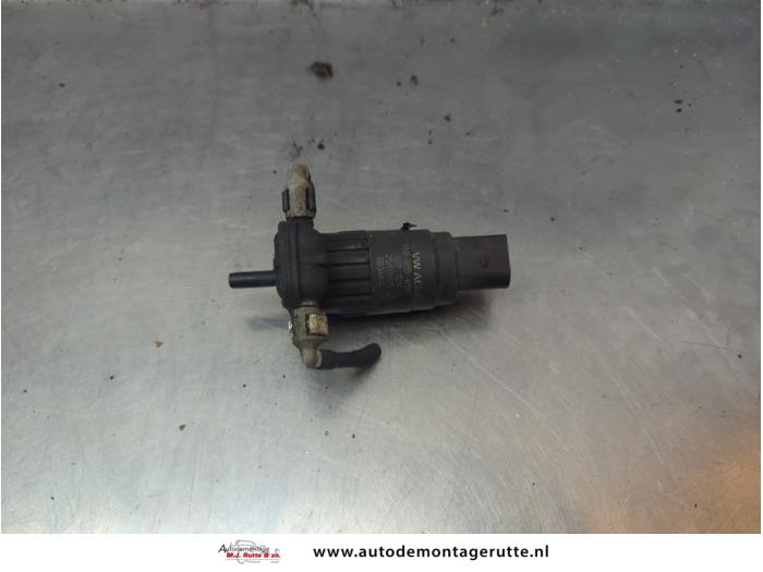 Gebruikte Ruitensproeierpomp voor Volkswagen Golf Plus O186439