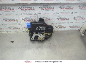 O186441 Gebruikte slotmechaniek portier 4deurs links-voor Volkswagen Golf Plus