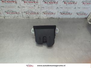 O186453 Gebruikte slotmechaniek achterklep Seat Altea