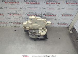 O186455 Gebruikte deurslot mechaniek 4deurs rechts-voor Seat Altea