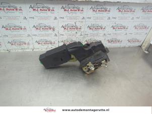O186512 Gebruikte slotmechaniek portier 4deurs links-voor Volvo V40