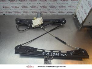 O186523 Gebruikte ruitmechaniek 4deurs rechts-voor Mercedes E-Klasse