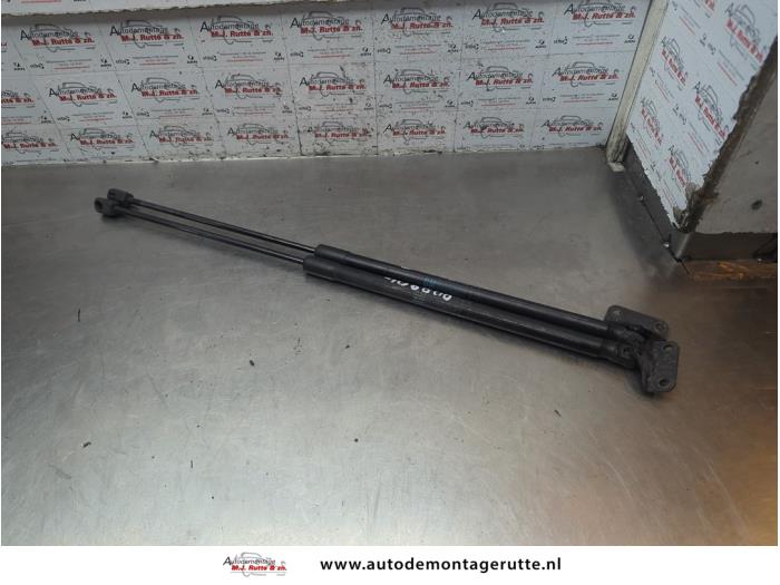 Gebruikte Set Gasdempers Achterklep Opel Corsa O186530