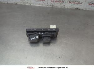 O186544 Gebruikte schakelblok ruiten Nissan Pixo