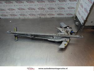 O186551 Gebruikte ruitmechaniek 4deurs rechts-voor Honda HR-V