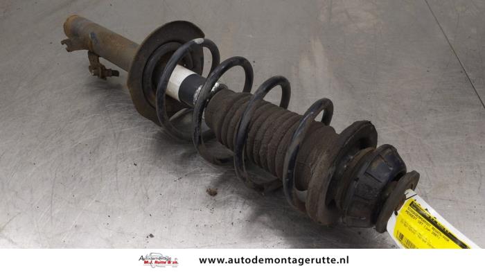 Gebruikte Voorpoot rechts Peugeot 107 O186610