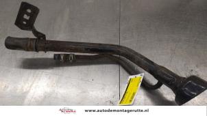 O186612 Gebruikte vulpijp brandstoftank Nissan Micra