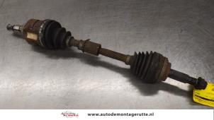 O186626 Gebruikte aandrijfas links-voor Toyota Corolla Verso