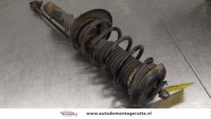 O186638 Gebruikte voorpoot rechts Peugeot 207