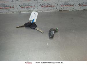 O186676 Gebruikte portierslot cilinder links Honda Civic