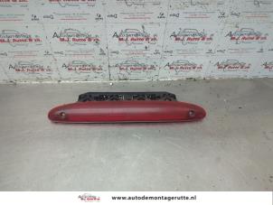 O186706 Gebruikte extra remlicht midden Renault Twingo