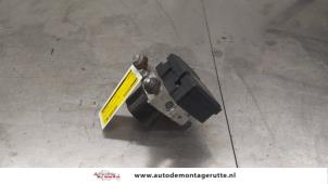 O186780 Gebruikte abs pomp Suzuki Swift