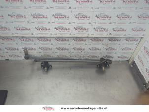O186839 Gebruikte ruitenwis mechaniek Mitsubishi Space Star