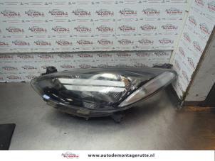 O186976 Gebruikte linker koplamp Mazda 2.