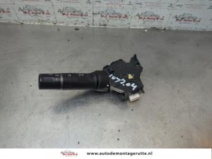 O186980 Gebruikte richtingaanwijzer schakelaar Mazda 2.