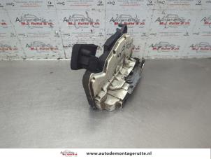 O187005 Gebruikte portierslot mechaniek 4deurs rechts-voor Volkswagen Polo