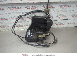O187012 Gebruikte deurslot mechaniek 4deurs links-voor Mercedes E-Klasse