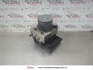 O187013 Gebruikte abs pomp Opel Corsa