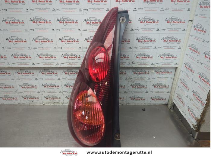 Gebruikte Achterlicht links Peugeot 107 O187023