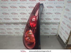 O187023 Gebruikte achterlicht links Peugeot 107