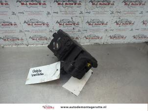 Dieselpomp van een Fiat Doblo Cargo (263) 1.3 MJ 16V DPF Euro 5 2013