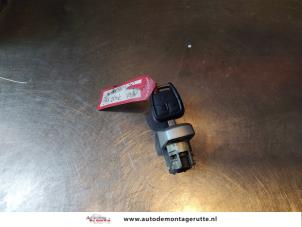 O187061 Gebruikte cilinderslot portier links Opel Vectra