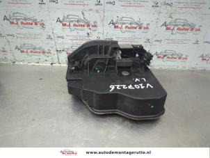 O187077 Gebruikte slotmechaniek portier 4deurs links-voor BMW 3-Serie