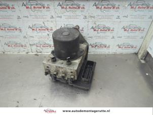 O187106 Gebruikte abs pomp Mercedes Vito