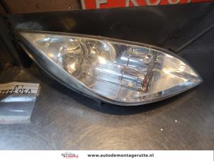 O187146 Gebruikte rechter koplamp Mitsubishi Colt