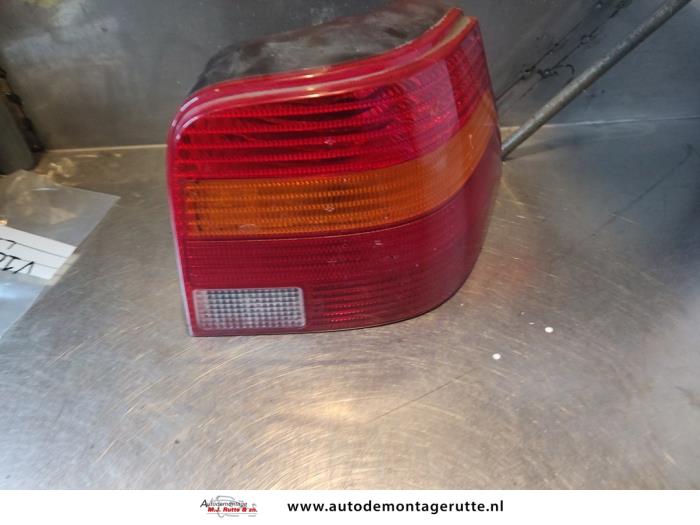 Gebruikte Achterlicht rechts Volkswagen Golf O187147