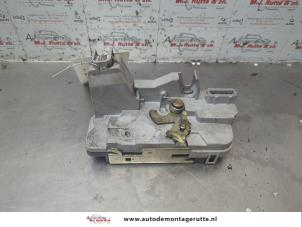 O187227 Gebruikte slotmechaniek portier 4deurs links-achter Peugeot 307