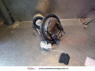 O187228 Gebruikte brandstofpomp elektrisch Opel Astra